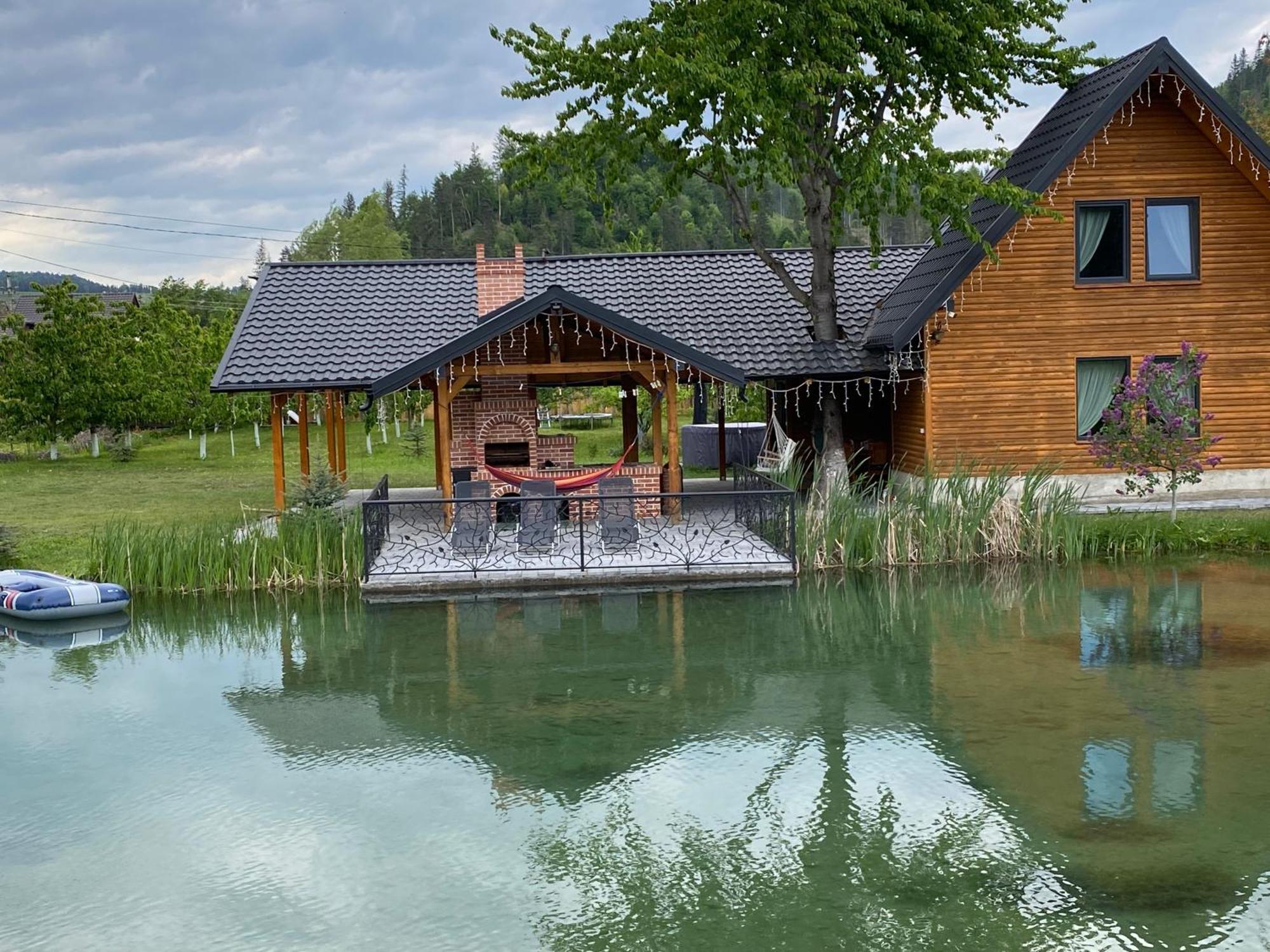 Moonlake Chalet Gainesti Eksteriør billede